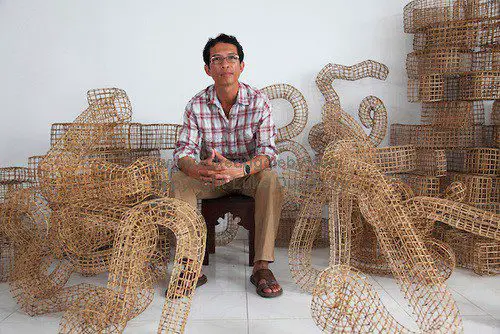 Sopheap Pich in his studio. Photo taken by Luke Duggleby. Used with permission of photographer
