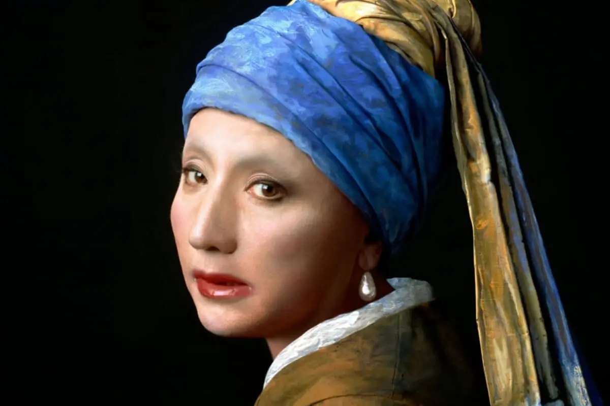 How Do Modern Japanese Artists Balance Tradition and Innovation?